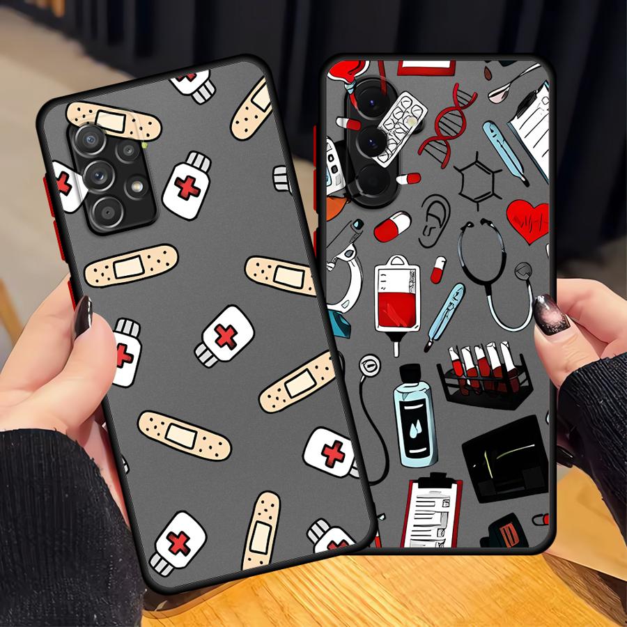 Samsung Galaxy A55 - Fajne etui medyczne z motywem pielęgniarki