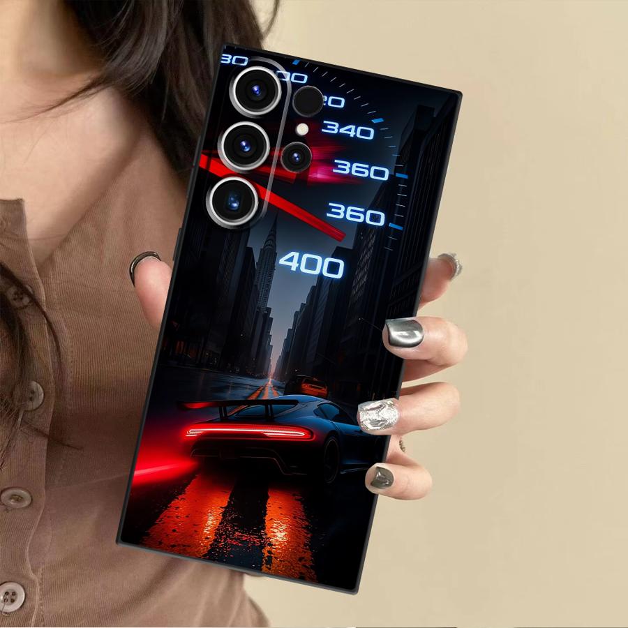 Czerwone etui z motywem samoch – Samsung Galaxy S24 recenzja i cena