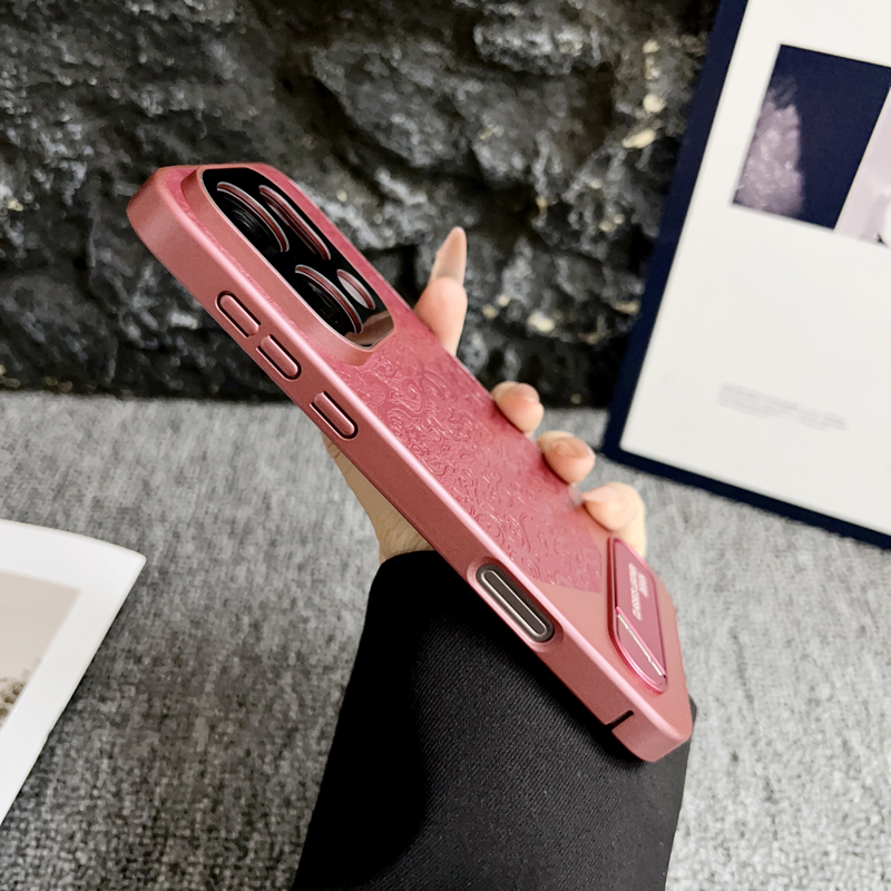 Etui ze skóry z wytłaczanym wz – Oppo Find X8 recenzja i cena